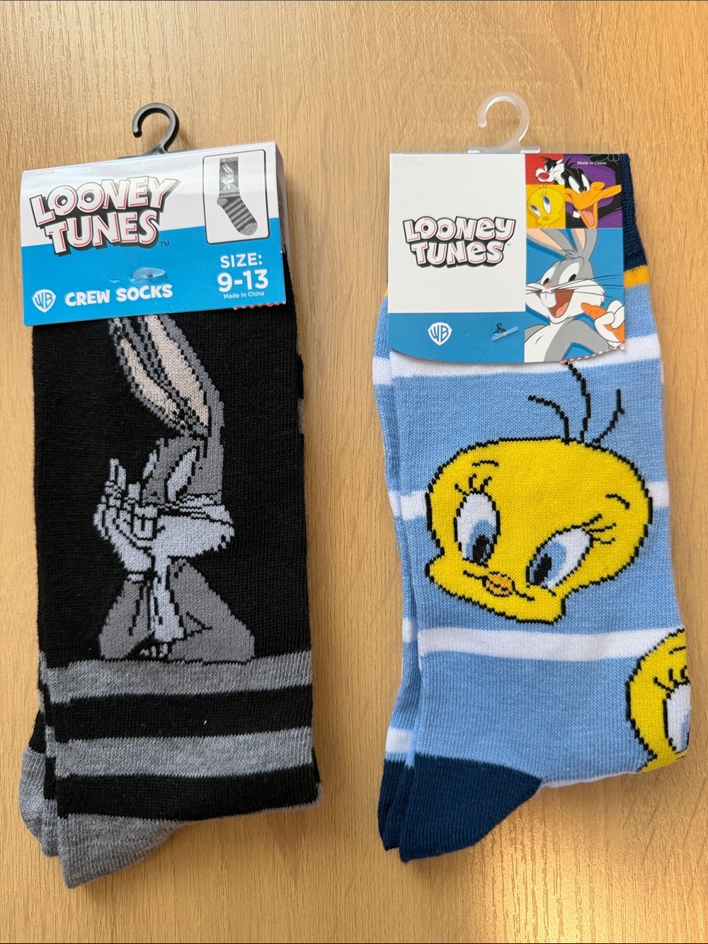 ⭐️ Bundle 5 for $13 • Looney Tunes Men’s Tweety & Bugs Bunny Crew Socks